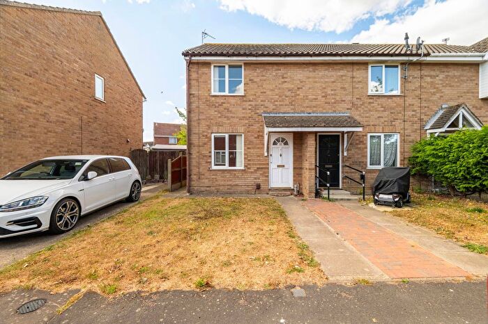 2 Bedroom End Of Terrace House For Sale In Malin Court, Caister-On-Sea, NR30