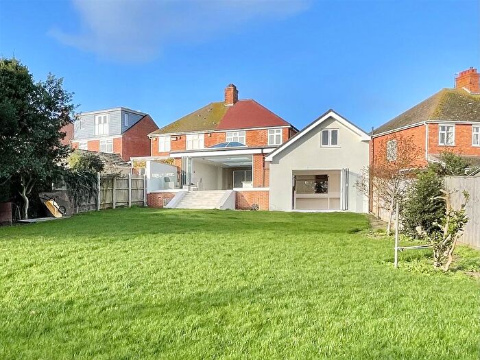 4 Bedroom Property For Sale In Broadmeadow Road, Weymouth, DT4