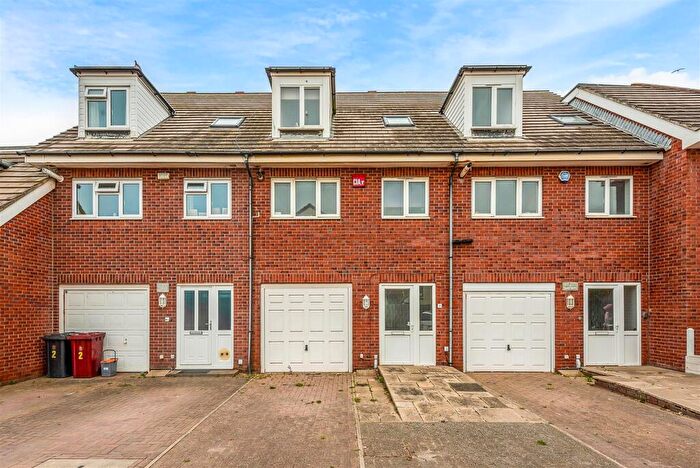 4 Bedroom Terraced House For Sale In Hillfield Road, Selsey, Chichester, PO20