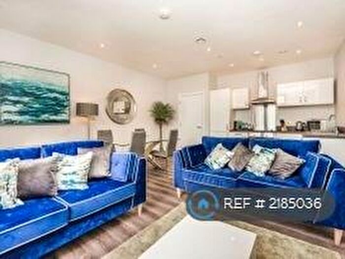 2 Bedroom Flat To Rent In Regal Place, Waterloo, Liverpool, L22