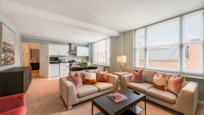 1 Bedroom Flat To Rent In Hill Street, London W1J