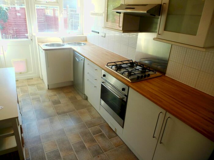 2 Bedroom Property To Rent In Castle Street, Southampton, SO14