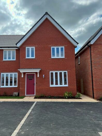 3 Bedroom Town House To Rent In Pike Avenue, Keyworth, NG12