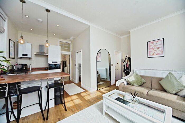 1 Bedroom Flat To Rent In St James Drive, London, SW17