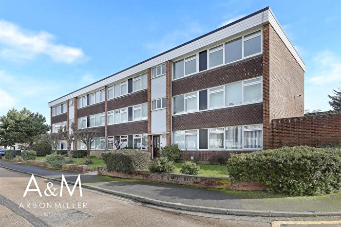 2 Bedroom Flat For Sale In Barton Meadows, Barkingside, IG6