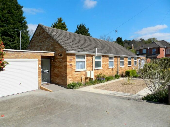 2 Bedroom Bungalow To Rent In Napier Road, Crowthorne, RG45