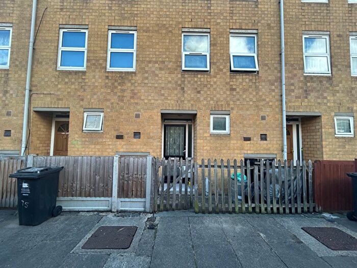 3 Bedroom Terraced House For Sale In Hackney, E5