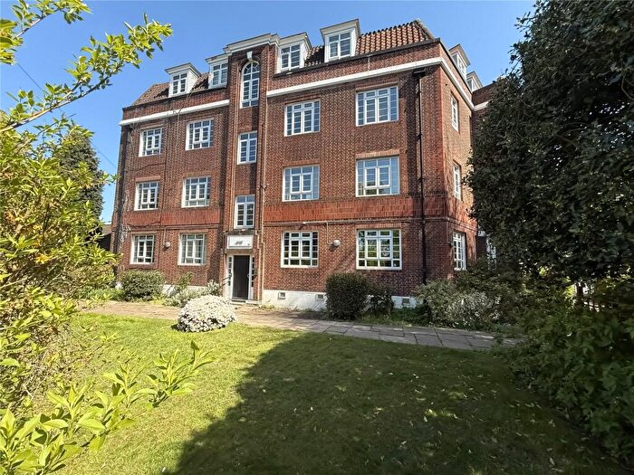 3 Bedroom Penthouse For Sale In Wilmslow Road, Didsbury Village, M20