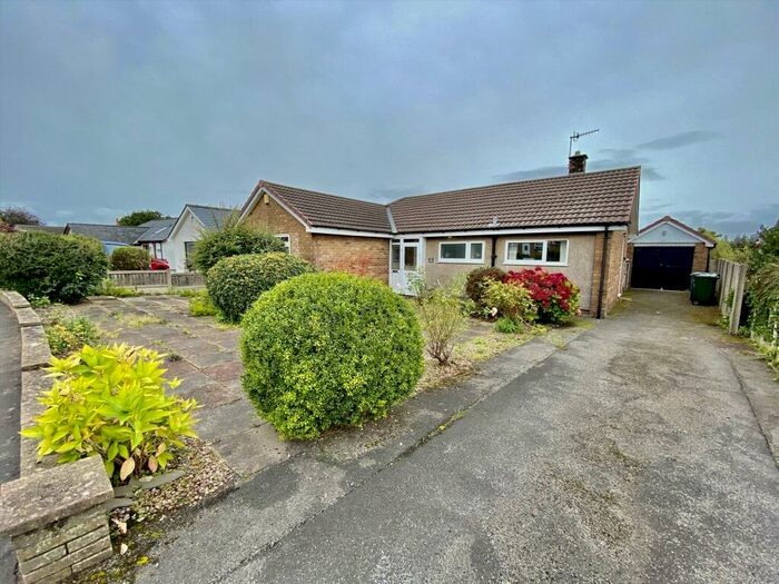3 Bedroom Bungalow To Rent In Peacock Crescent, Hest Bank, Lancaster, LA2