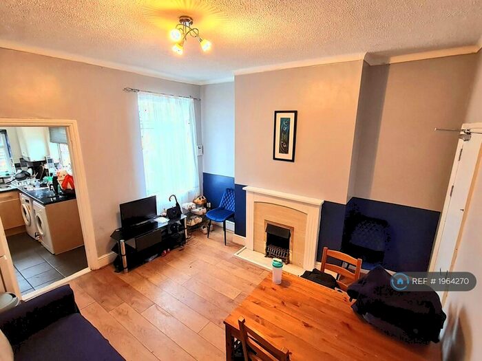 4 Bedroom Terraced House To Rent In City Road, Sheffield, S2