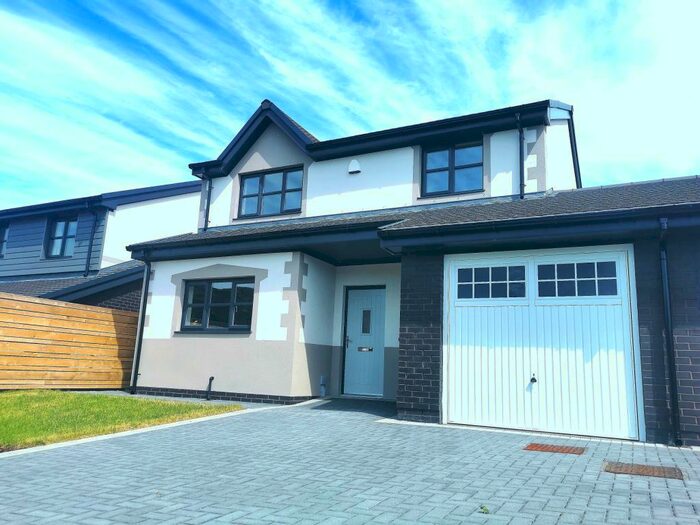 3 Bedroom Detached House To Rent In Oakwood Beech Homes, LL32