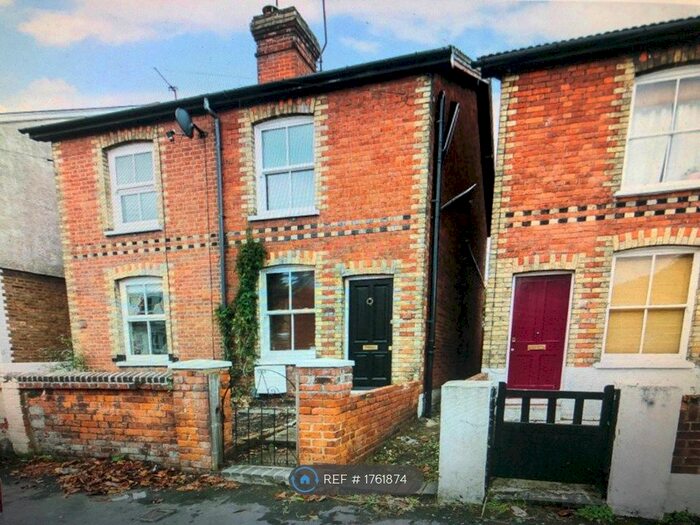 4 Bedroom Semi-Detached House To Rent In Denzil Road, Guildford, GU2