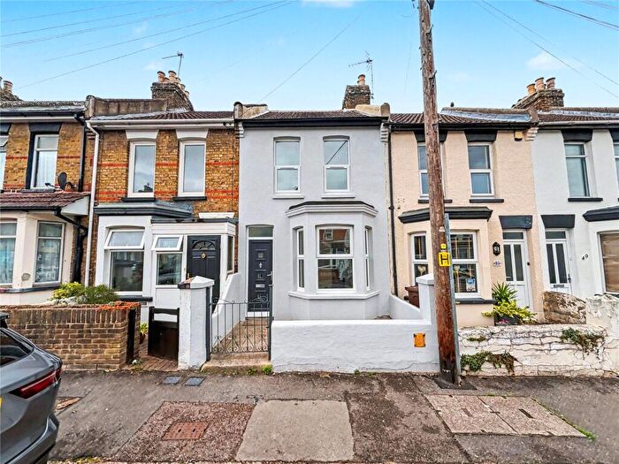3 Bedroom Terraced House To Rent In Milton Road, Gillingham, Kent, ME7