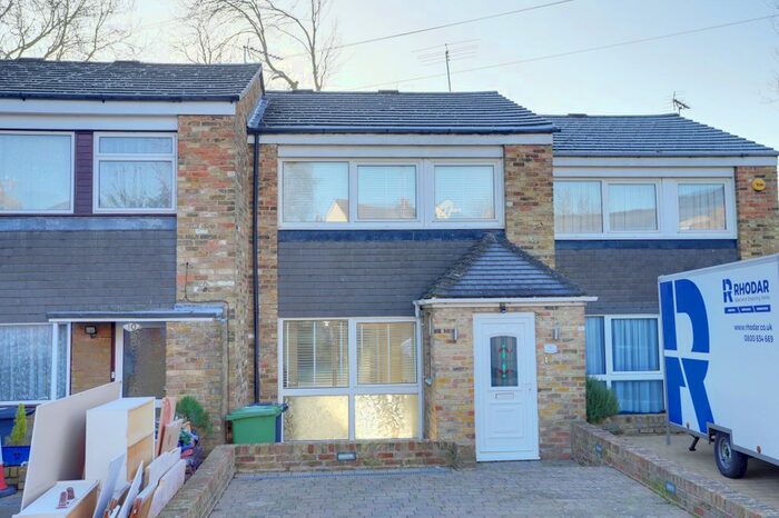 3 Bedroom Terraced House To Rent In Sussex Close, Hoddesdon EN11