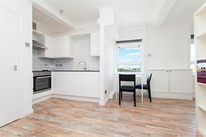 Flat For Sale In City View House, Bethnal Green Road, London, E2