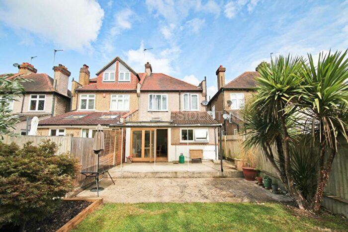 4 Bedroom Semi-Detached House To Rent In Eton Avenue, New Malden, KT3