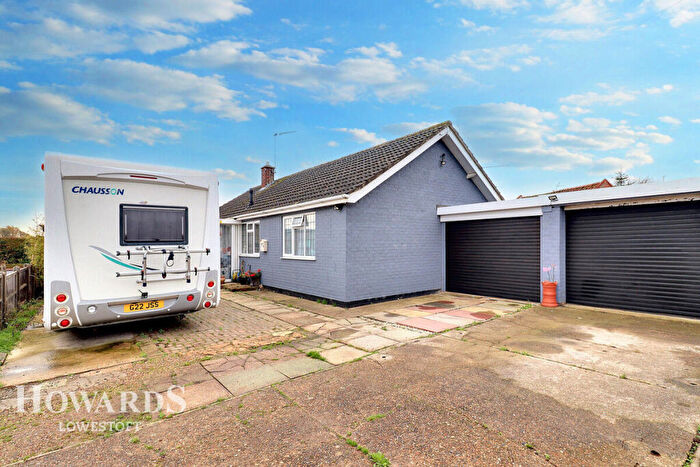2 Bedroom Detached Bungalow For Sale In The Gardens, Lowestoft, NR33