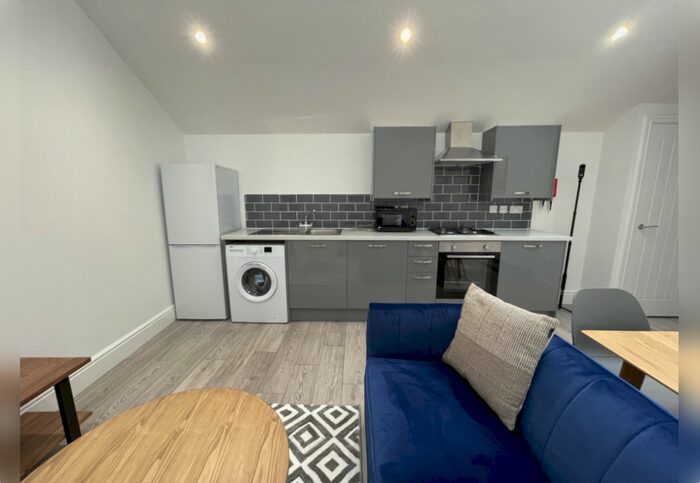 2 Bedroom Apartment To Rent In Portland Street, Lincoln, Lincolnshire, LN5