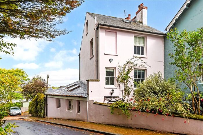 3 Bedroom Detached House For Sale In South View, Winchester, Hampshire, SO22