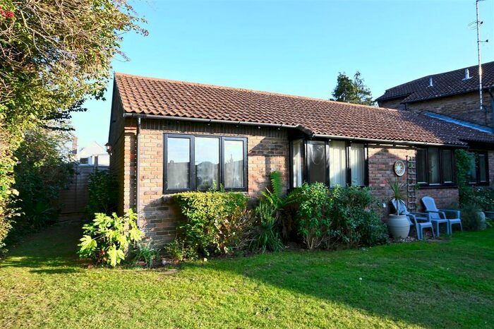 1 Bedroom Bungalow To Rent In Pagham Road, Nyetimber, Bognor Regis, PO21