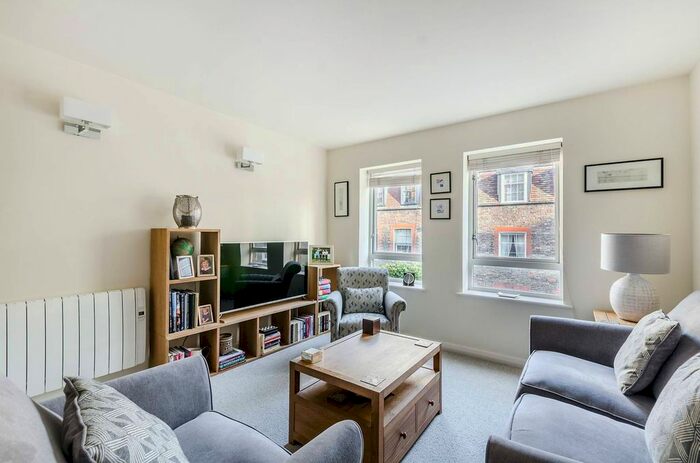 2 Bedroom Flat To Rent In Craven Street, London, WC2N