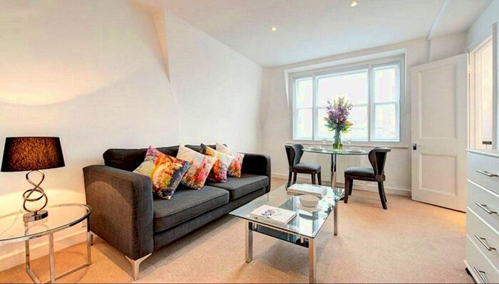 1 Bedroom Flat To Rent In Hill Street, London, W1J