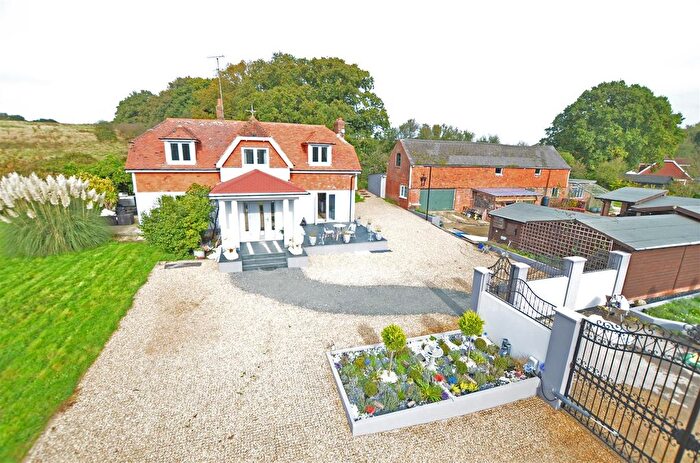 4 Bedroom Equestrian Property For Sale In St. Marys Lane, Bexhill-On-Sea, TN39