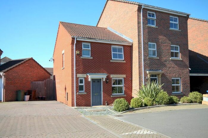 3 Bedroom Semi-Detached House To Rent In Amethyst Drive, Sittingbourne, Kent, ME10