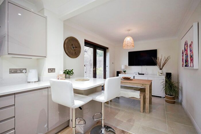 4 Bedroom Detached House For Sale In Bay Tree Close, Heathfield, TN21