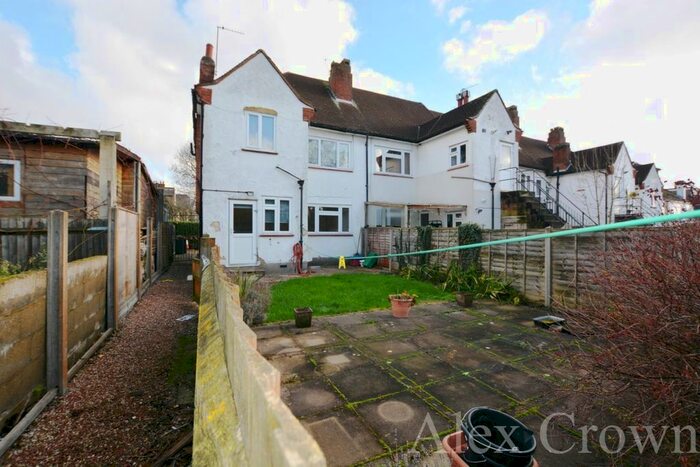 2 Bedroom Flat To Rent In Fotheringham Road, Enfield EN1