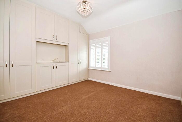 2 Bedroom Terraced House For Sale In Chatsworth Road, Chesterfield, Derbyshire, S40