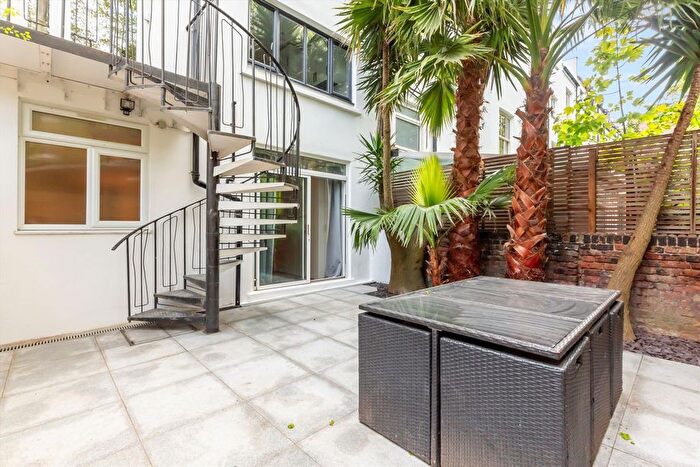 3 Bedroom Flat To Rent In Holland Road, Holland Road, W14