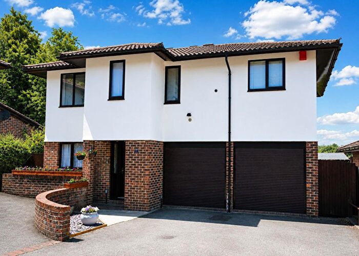 4 Bedroom Detached House For Sale In Brickfields Close, Lychpit, Basingstoke, RG24