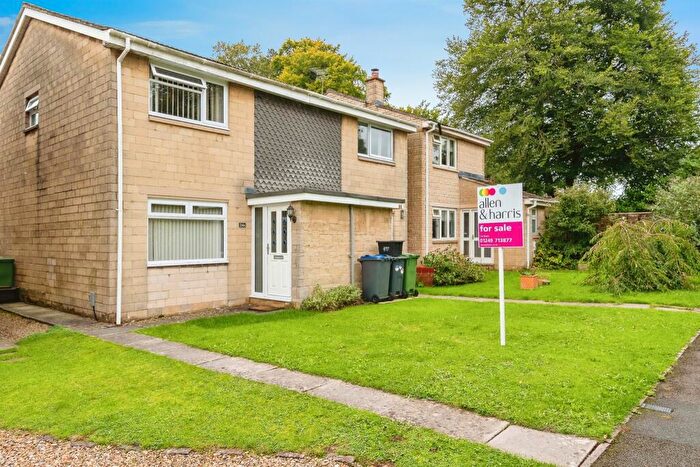 3 Bedroom Semi-Detached House For Sale In Pine Close, Corsham, SN13