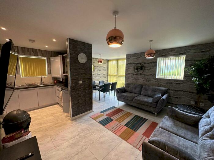 2 Bedroom Flat To Rent In Copper Place, Manchester, M14