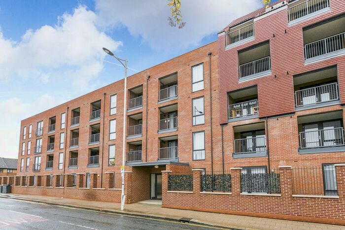 2 Bedroom Flat To Rent In Sonar House, Hainault, IG6