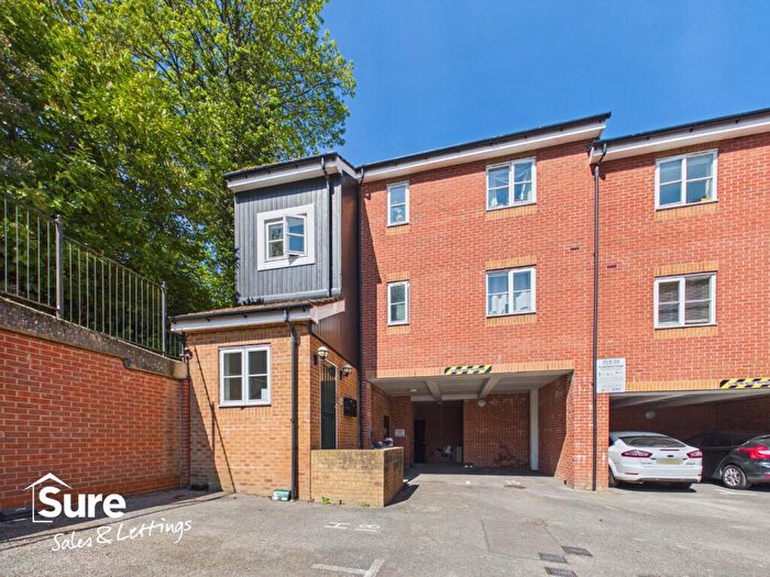 2 Bedroom Apartment To Rent In Harriet House, London Road, Hemel Hempstead, Hertfordshire, HP3