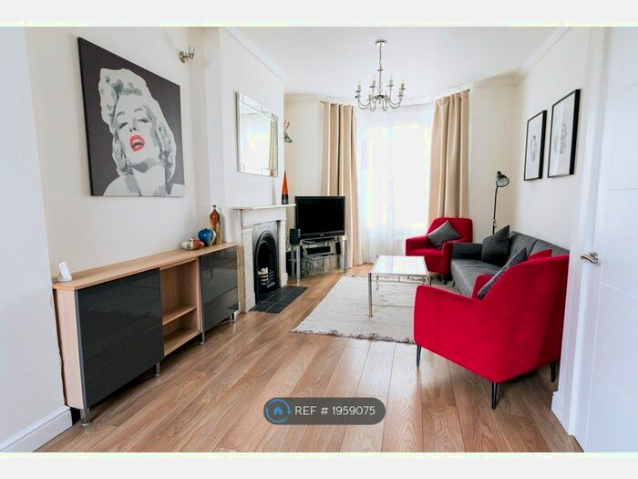 3 Bedroom Terraced House To Rent In Combedale Road, London, SE10