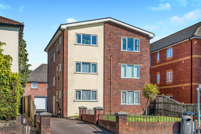 2 Bedroom Flat To Rent In Shirley Road, Southampton, SO15