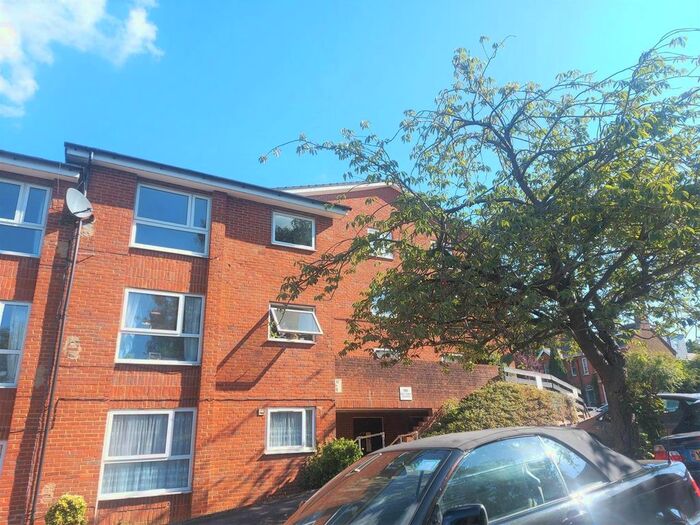 2 Bedroom Flat To Rent In Lambert Court, Bushey Grove Road, Bushey, WD23