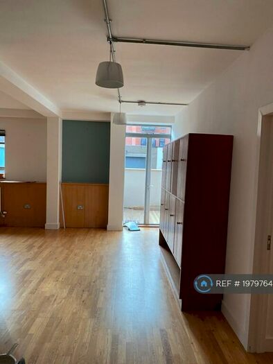 2 Bedroom Flat To Rent In Lofts, Bristol, BS2