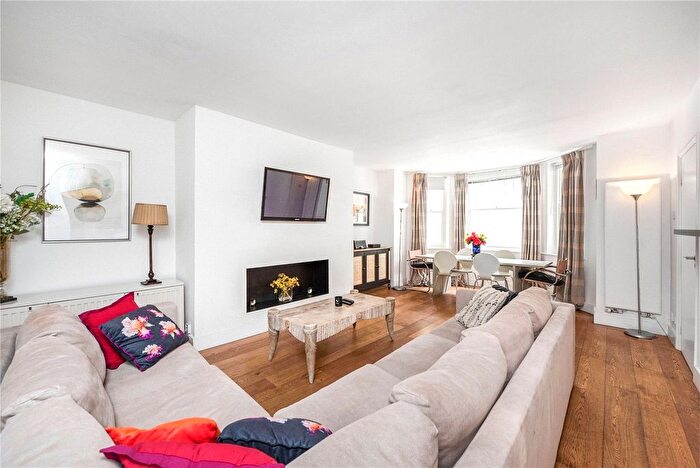 3 Bedroom Flat To Rent In Penywern Road, Earls Court, SW5