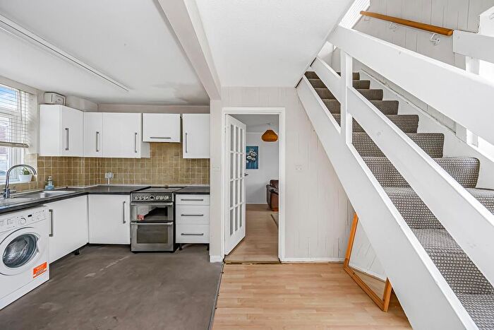 3 Bedroom Semi Detached House For Sale In Maple Avenue, Chingford, E4