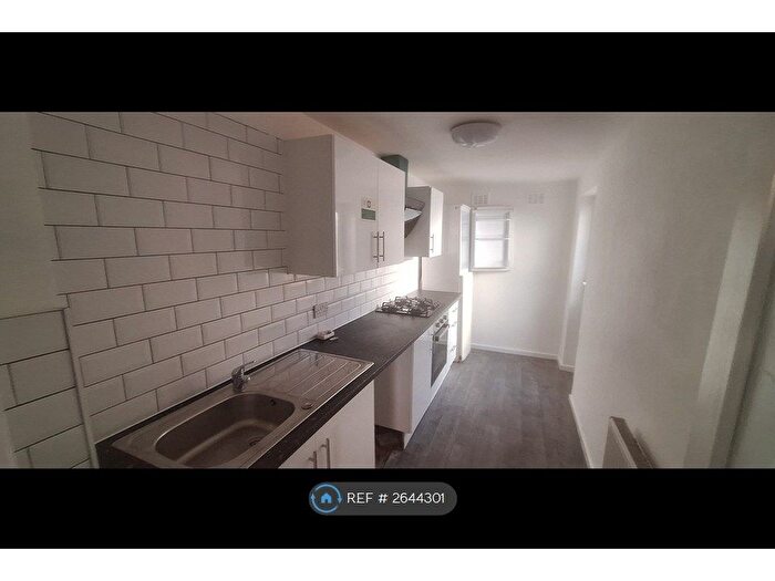 2 Bedroom Terraced House To Rent In Greenleaf Street, Liverpool, L8