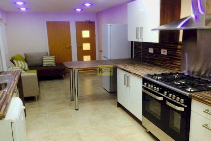 6 Bedroom Terraced House To Rent In George Road - Ensuite Student Property, B29