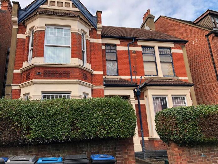 Flat To Rent In Harlesden Gardens, Harlesden, NW10