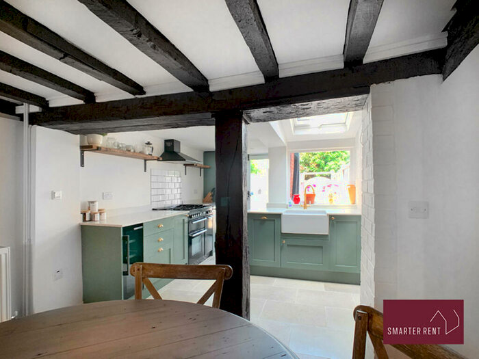 2 Bedroom Cottage To Rent In West Street, Henley-On-Thames, RG9