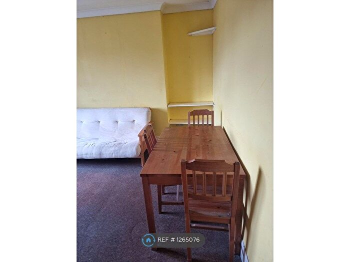 1 Bedroom Flat To Rent In Leytonstone, London, E11