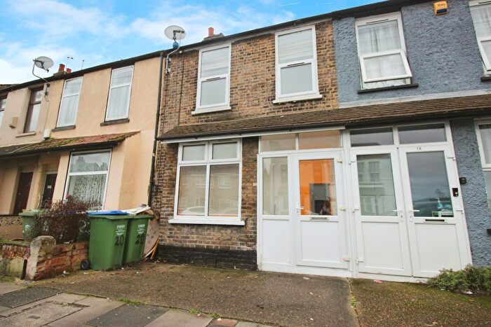 2 Bedroom Property To Rent In Overton Road, London, SE2