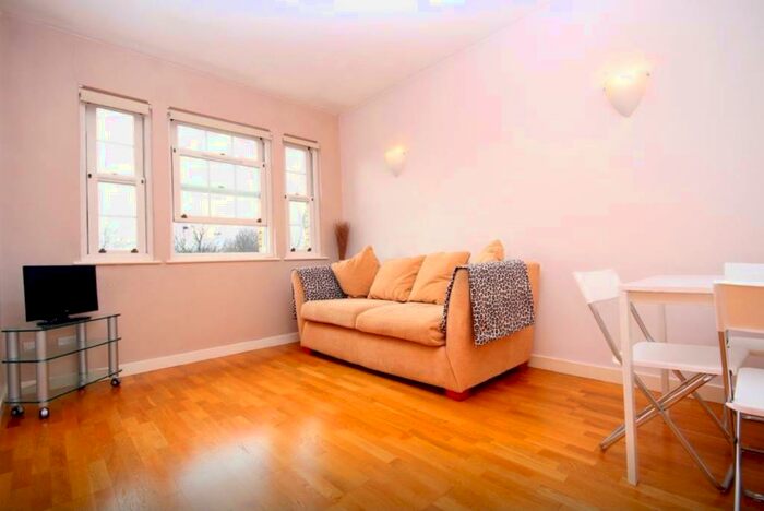 1 Bedroom Flat To Rent In Helena Square, London, SE16